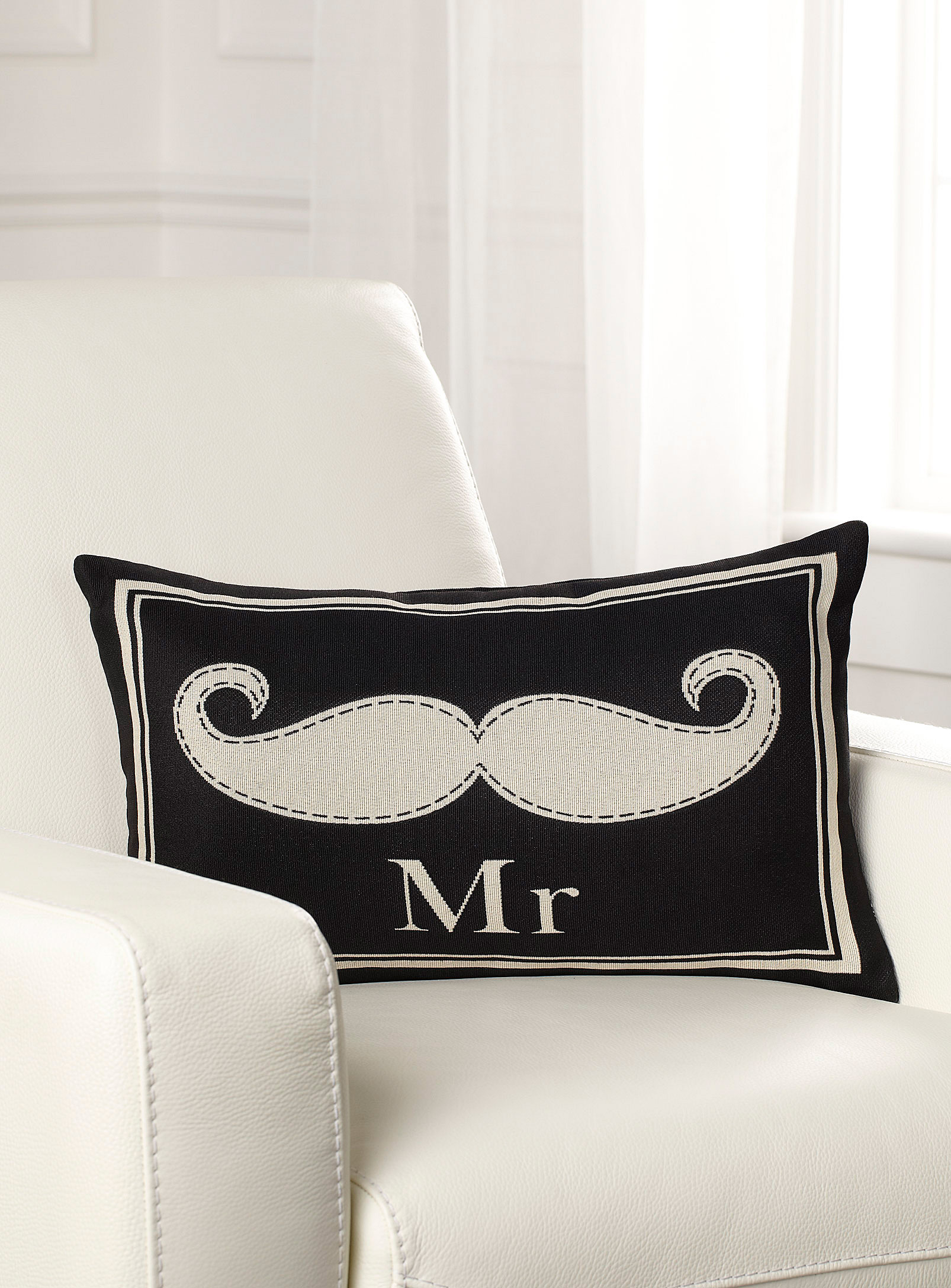 coussin moustache - SIMONS - 20$