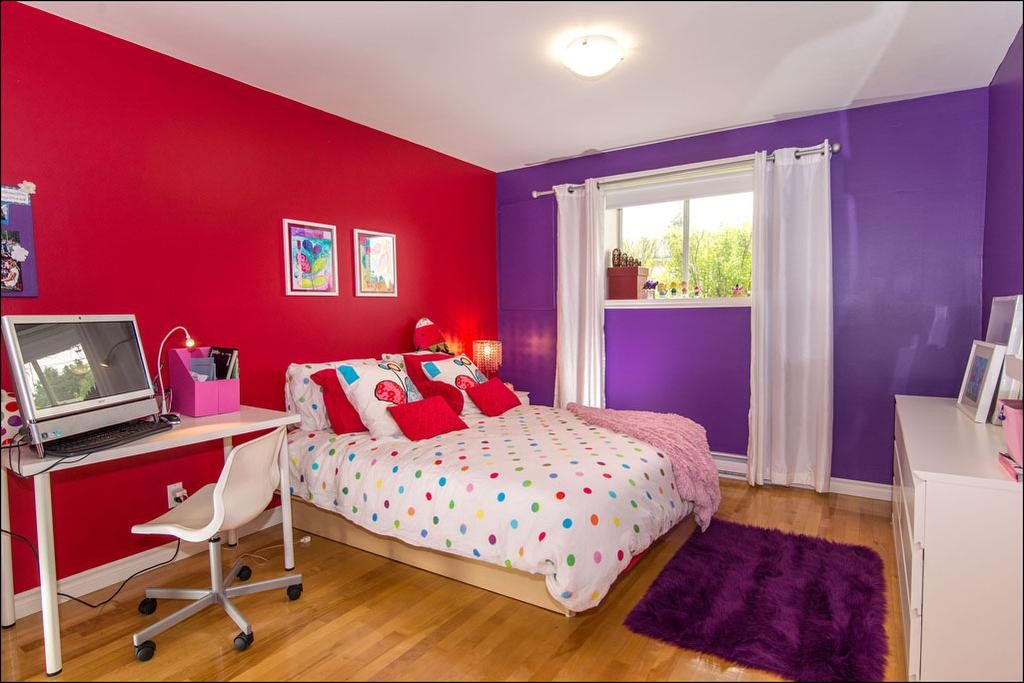 chambre enfant rouge et fuschia