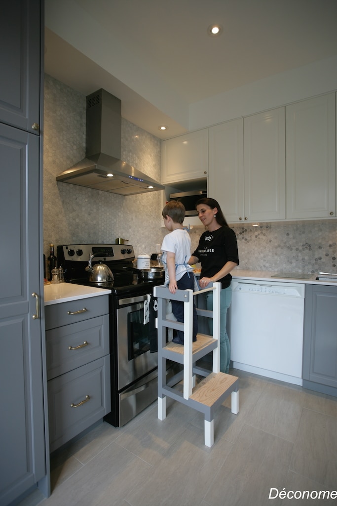 DIY kitchen stool for children / DIY tabouret de cuisine sécuritaire pour enfants