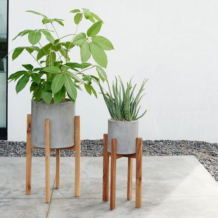 modern wood leg planter concrete / jardinière en béton style scandinave West Elm