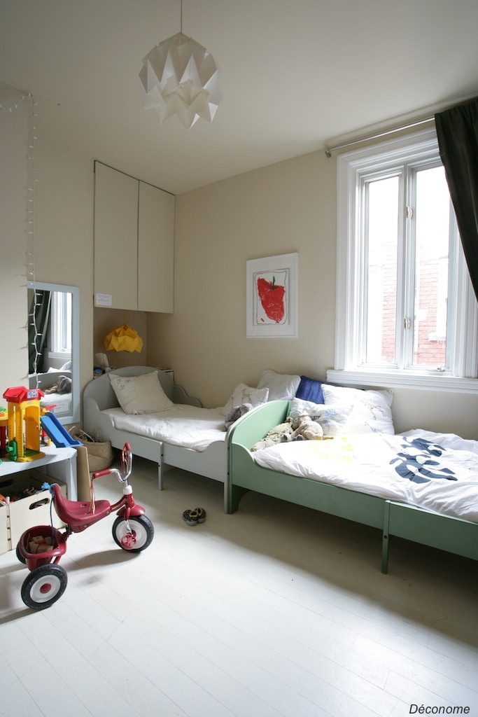 Kid's room with white floors / chambre d'enfants parquets blancs