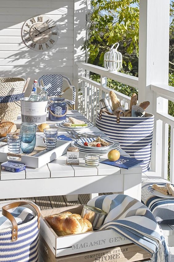 tendance table 2017 bleu marine rayé - Styles déco nautique et bord de mer