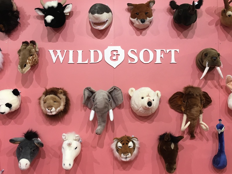 têtes et trophée en peluche compagnie Wild and Soft vu à salon Maison & Objet 2017