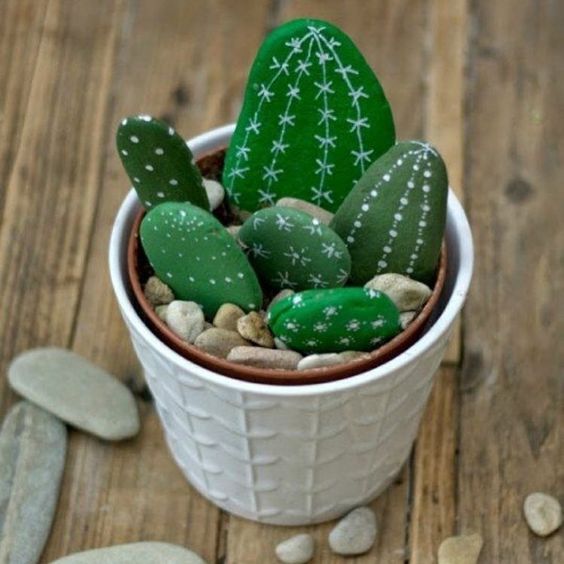 DIY cactus avec gallet / Pebble cactus painted