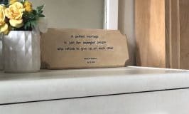 texte transfert écriteau en bois avec gel de transfert