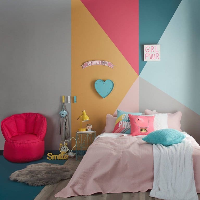 conseils de peinture chambre ado mur peinture triangles multicolore