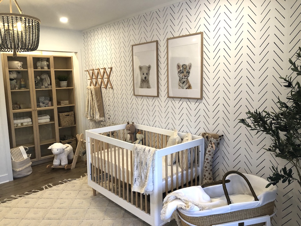 chambre de bébé tendance neutre naturelle organique. Bois et beige