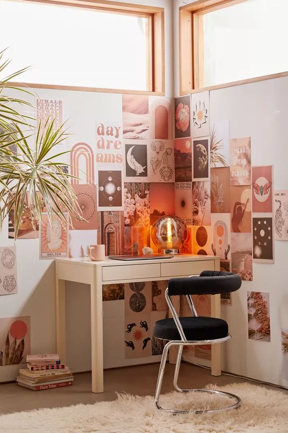 chambre ado collages boho rose en coin de bureau